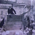 Lenin discursando em Moscou - Stalin no fundo