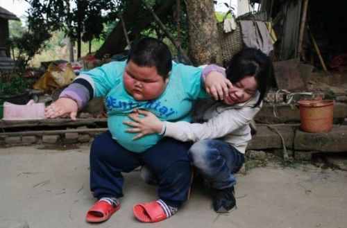 Mais fotos do chinês de 3 anos e 60 kg