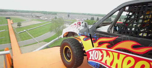 Hot Wheels recorde mundial em distância com veículo