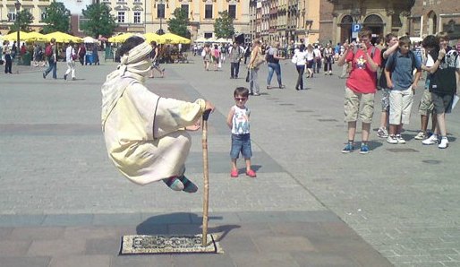 Truque da levitação indiana revelado