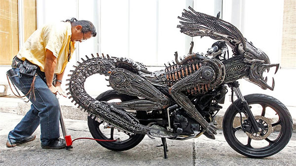 Moto Alien