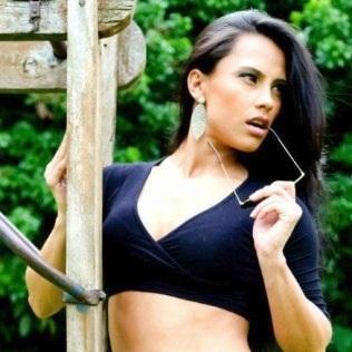 Kelly Medeiros: Fotos da BBB12