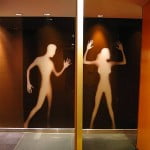 Símbolos de portas de banheiros criativos