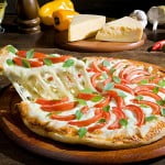 Como fazer pizza em casa