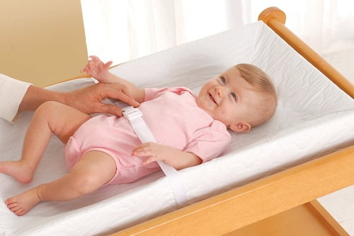 Fralda de bebê   Como trocar?