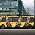Anúncios criativos em ônibus