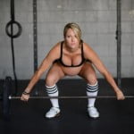 Mulher grávida fazendo musculação causa polêmica na internet