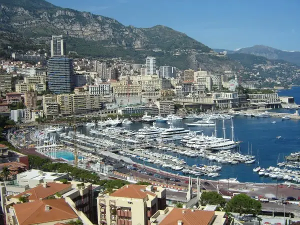 monaco-pais-mais-povoado