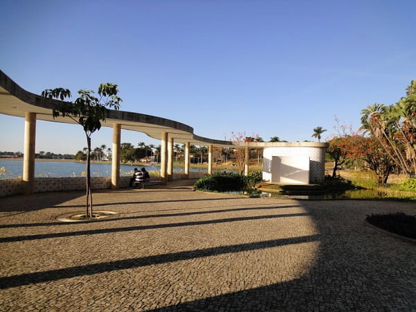 Obras de Oscar Niemeyer, considerado o maior arquiteto do Brasil. Marquise Casa do Baile