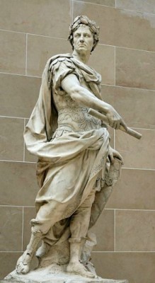 Estátua de Júlio César.