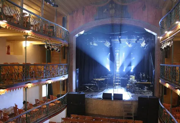 Legenda: Interior do Teatro Municipal de Ouro Preto, o mais antigo do Brasil.