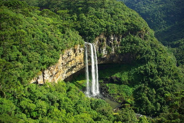 A cascata Caracol em Rio Fortuna