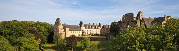 O Castelo Châteaubriant, até hoje ocupado pelos primeiros moradores.