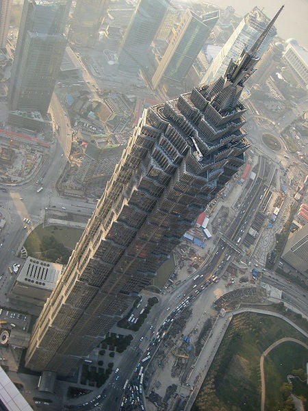 A Torre Jin Mao, em Xangai, procurada por alpinistas urbanos de todo o mundo.