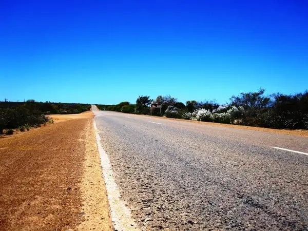 Trecho da Estrada 001: acesso a todo o litoral australiano.
