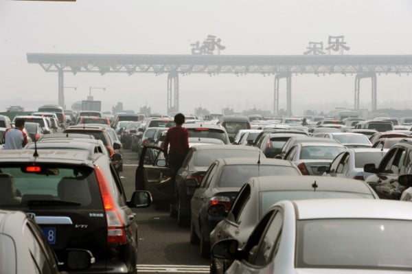 Congestionamento, marca registrada das estradas chinesas.