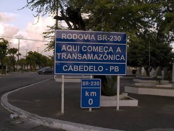 Placa em Cabedelo (PB) indica o início da Transamazônica.