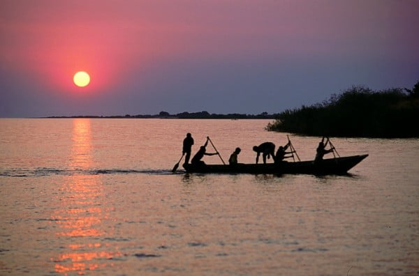Pescadores no lago Tanganica.