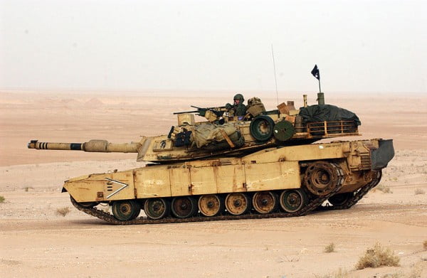 O carro de combate M1 Abrams, que apresenta grande facilidade de manobras.