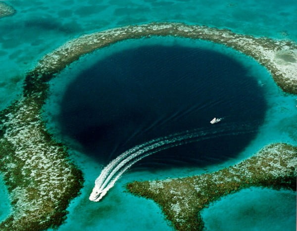  O Grande Buraco Azul, na costa de Belize.